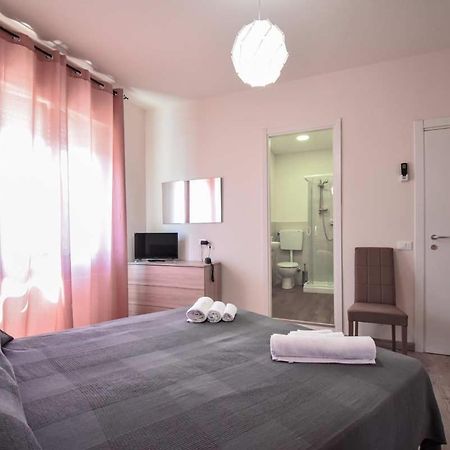 Hotel La Pineta Каррара Екстер'єр фото
