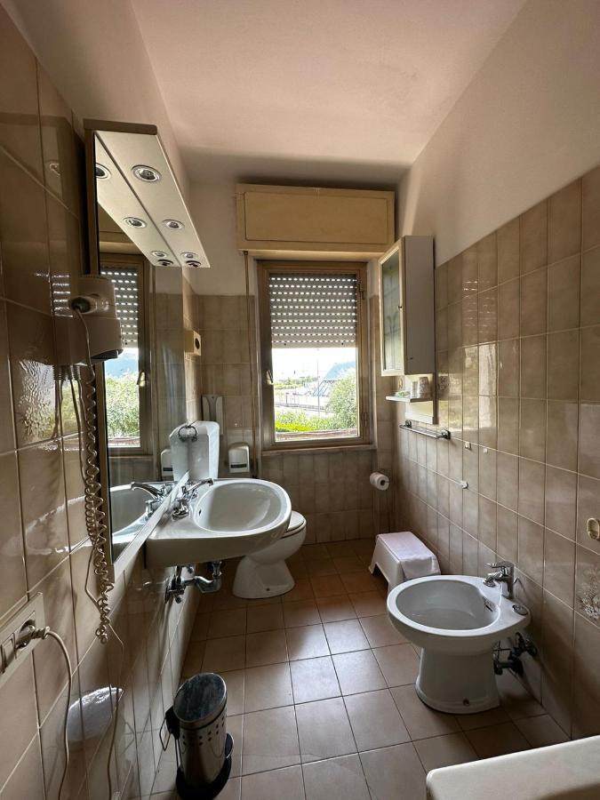 Hotel La Pineta Каррара Екстер'єр фото