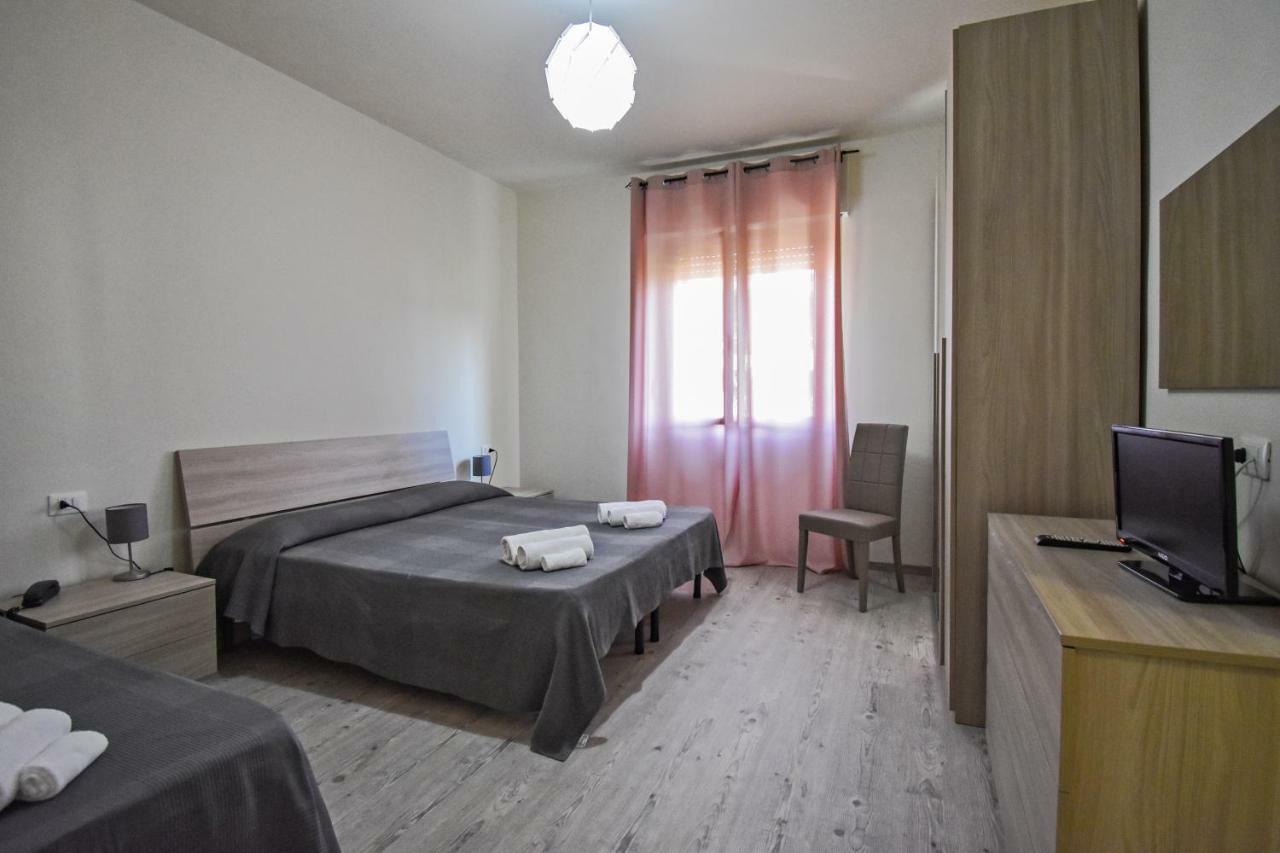 Hotel La Pineta Каррара Екстер'єр фото