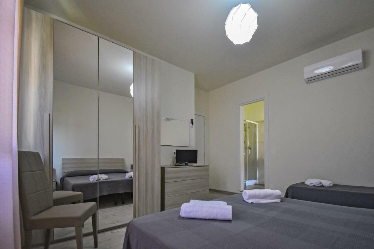 Hotel La Pineta Каррара Екстер'єр фото
